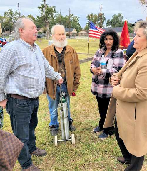 Descendants of the Union veteran, Stephen Robert Carter: L-R: Steve Carter, Thurman Carter, Donna Myers, and Mrs. Steve Carter.